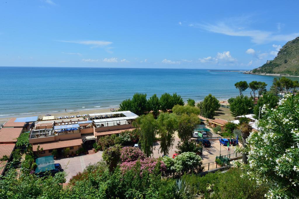 Hotel Acquasanta Terracina Kültér fotó