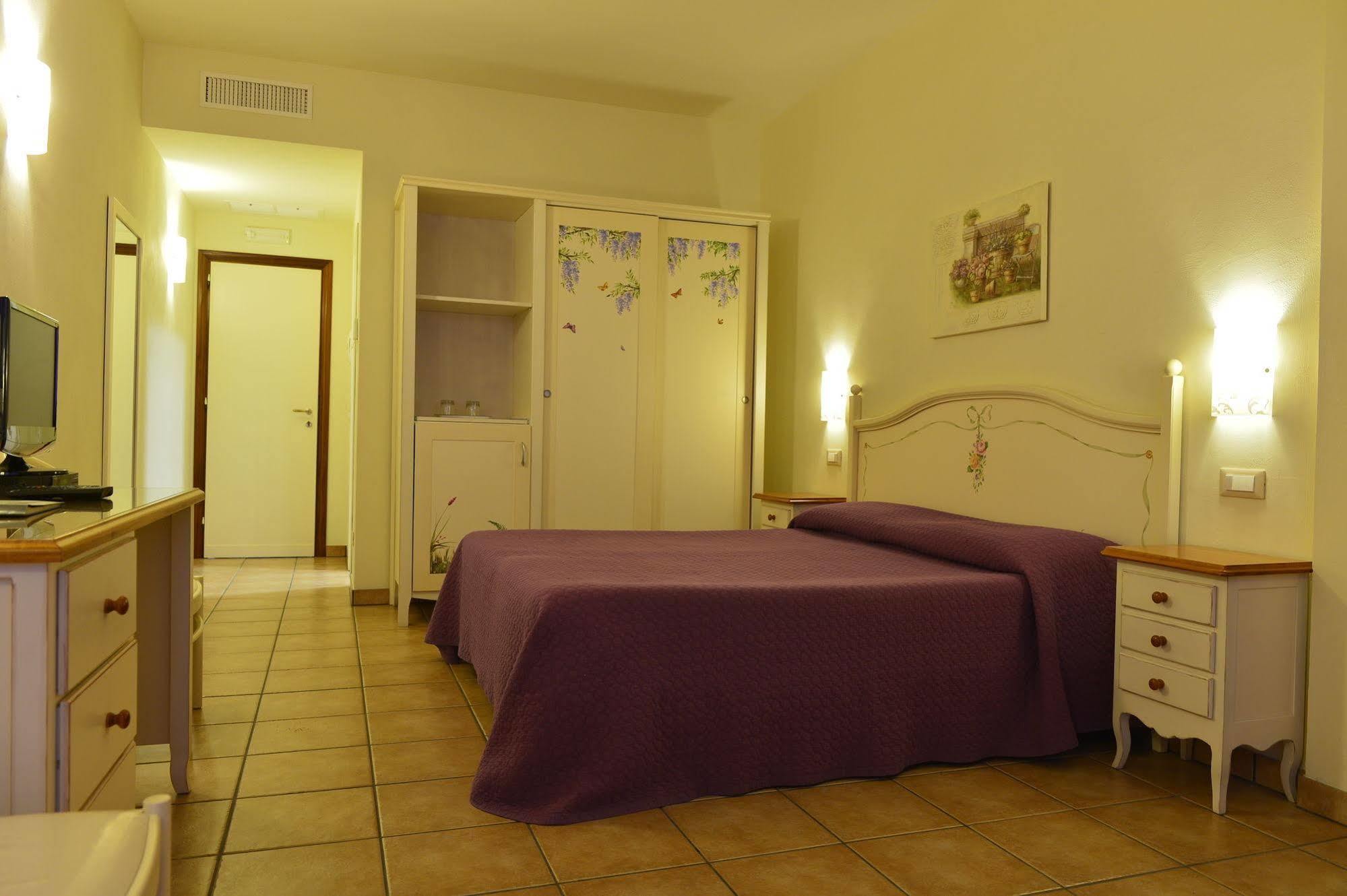 Hotel Acquasanta Terracina Kültér fotó